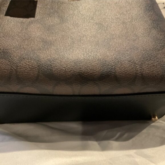 Nwt Coach Mini Lilly in Signature Canvas satchel crossbody  2 in 1 - Picture 8 of 11